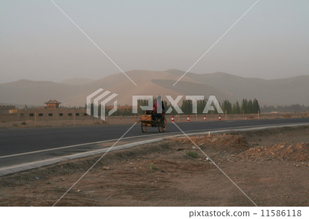 Dunhuang morning glow 11586118