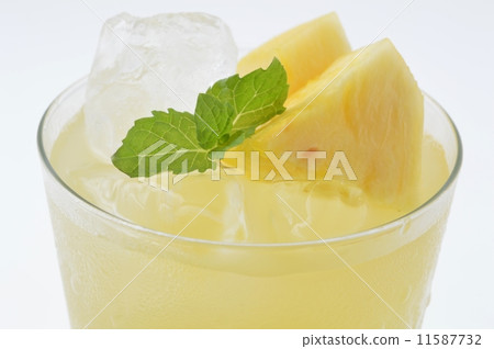 Pineapple juice 11587732