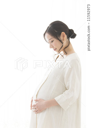 Pregnant woman 11592973