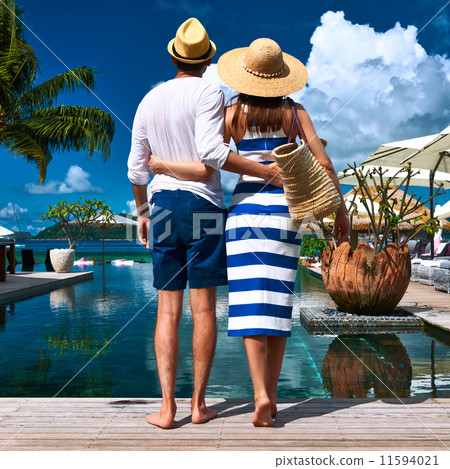 Couple near poolside 11594021