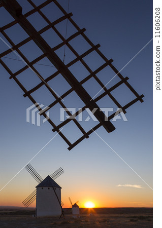 Sunset in La Mancha - Spain 11606208
