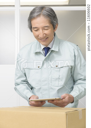 Senior workers 11606602