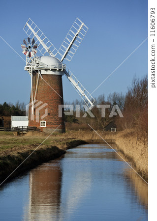 Horsey Windpump - Norfolk - England Horsey Windpump - Norfolk - England 11606793