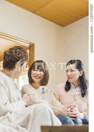 Senior Friends 11607400