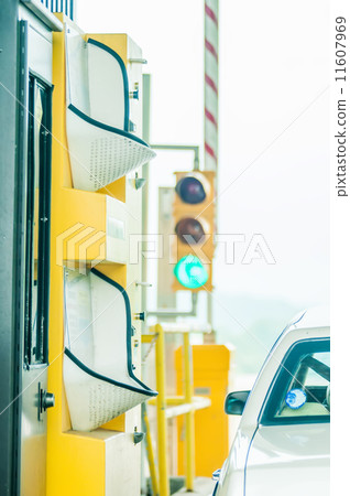 paying highway road toll 11607969