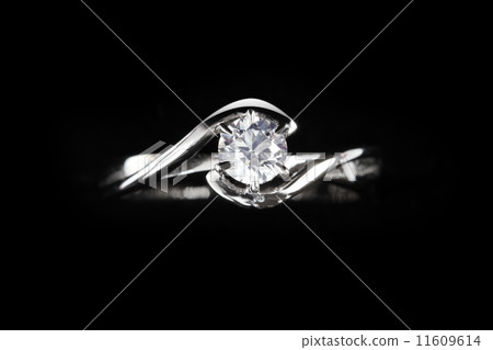 close up of diamond ring 11609614
