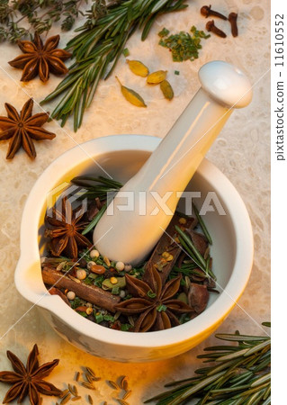 Mixed Herbs and Spices 11610552