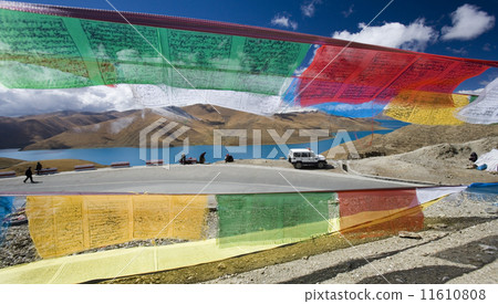 Yamdrok High Pass - Turquoise Lake - Tibet Yamdrok High Pass - Turquoise Lake - Tibet 11610808