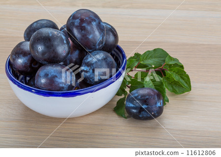 Fresh plums 11612806