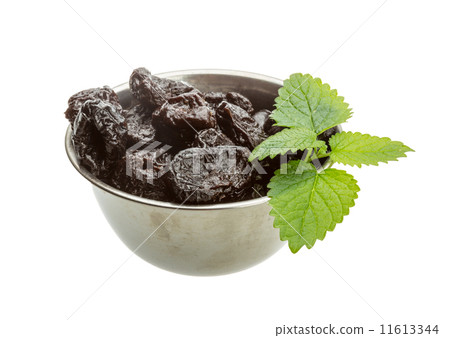 Dried plums 11613344