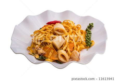 Fried noodles with calamari Fried noodles with calamari 11613941