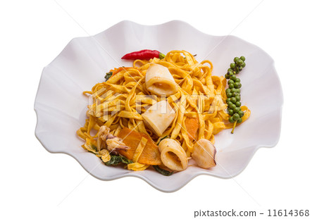 Fried noodles with calamari Fried noodles with calamari 11614368