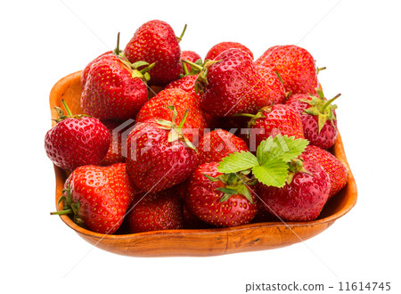 Strawberry in the bowl 11614745