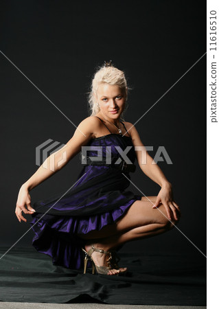 girl posing 11616510