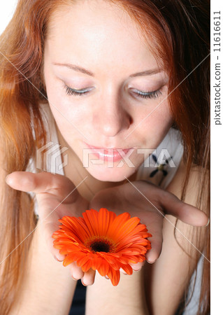 girl blow on flower 11616611