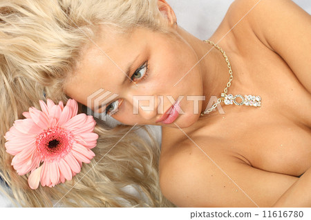flowered girl flowered girl 11616780