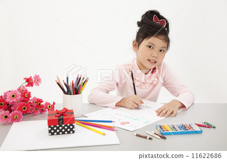 Little Girl Drawing Little Girl Drawing 11622686