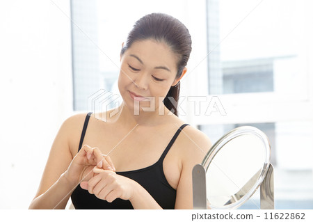 Female beauty image 11622862