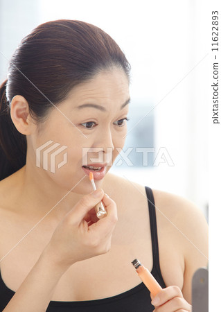 Female beauty image 11622893