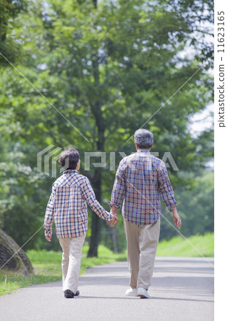 A couple taking a walk 11623165