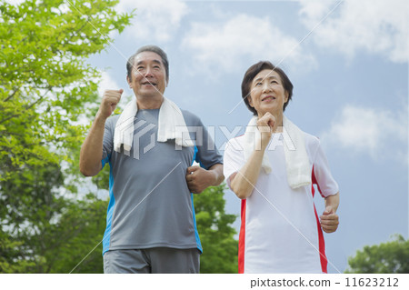 Senior to exercise 11623212