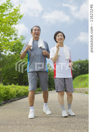 Senior to exercise 11623246