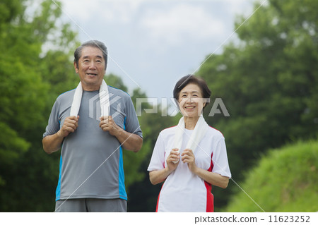 Senior to exercise 11623252