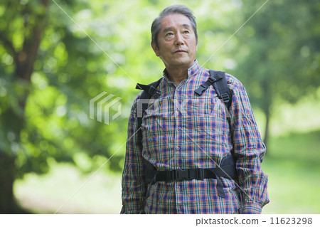 Senior men who carried backpack 11623298