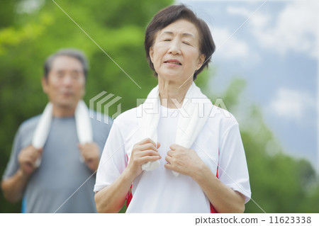 Senior to exercise Senior to exercise 11623338