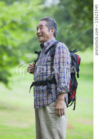 Senior men who carried backpack 11623340
