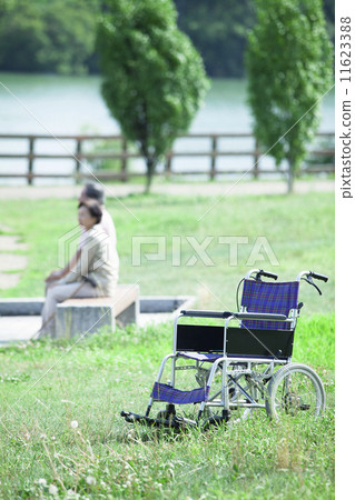 輪椅和前輩的圖像 輪椅和前輩的圖像 11623388