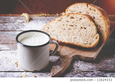 Fresh bread Fresh bread 11624331