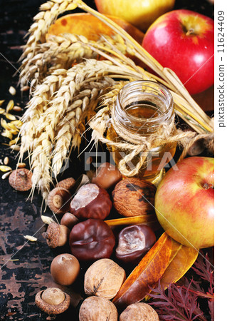 Honey, nuts and apples Honey, nuts and apples 11624409