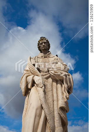Famous Portas do Sol Belvedere with St. Vicente Statue in Lisbon 11625909