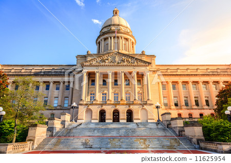 Kentucky Capitol 11625954