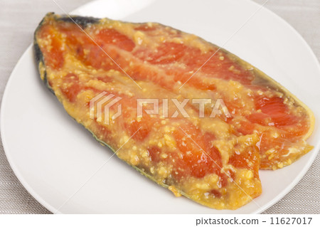 Silver salmon in Nishikyo pickle Silver salmon in Nishikyo pickle 11627017
