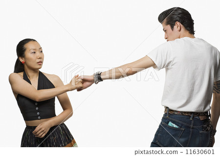 Asian couple dancing Asian couple dancing 11630601