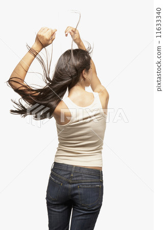 Young woman dancing 11633340