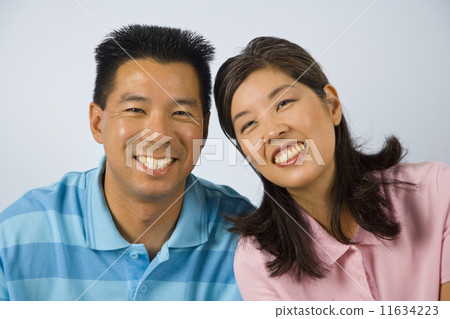 Portrait of Asian couple 11634223