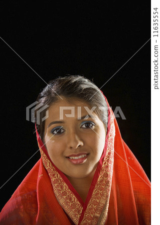 Indian woman in traditional dress 11635554