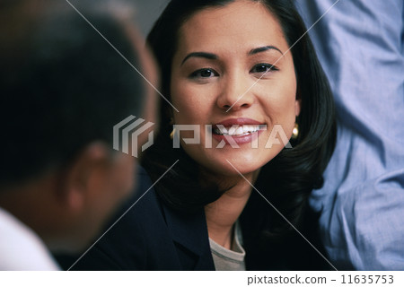Asian businesswoman smiling 11635753