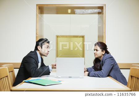 Executives in a meeting 11635766