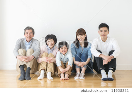 Three generations family portrait Three generations family portrait 11638221