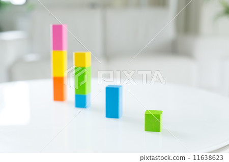 桌子上的一棵樹 11638623