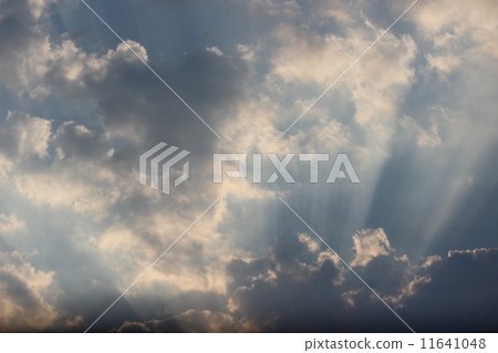 黃昏的光和雲陰影 黃昏的光和雲陰影 11641048