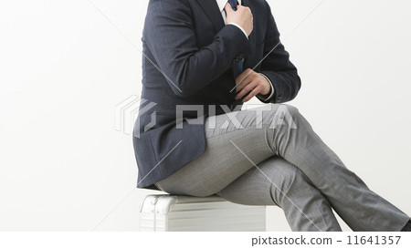 一個修復領帶的男人 11641357