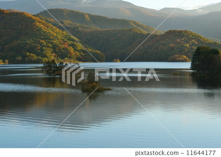 秋元湖在秋天 秋元湖在秋天 11644177