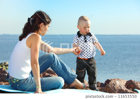 happy family picnic happy family picnic 11653550