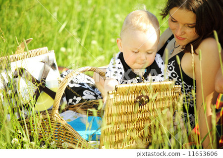 happy family picnic happy family picnic 11653606