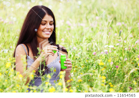 brew on grass 11654565